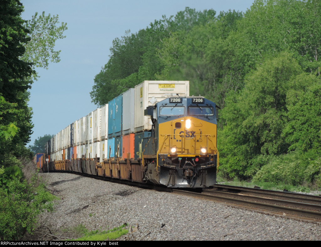 CSX 7206 on I162 